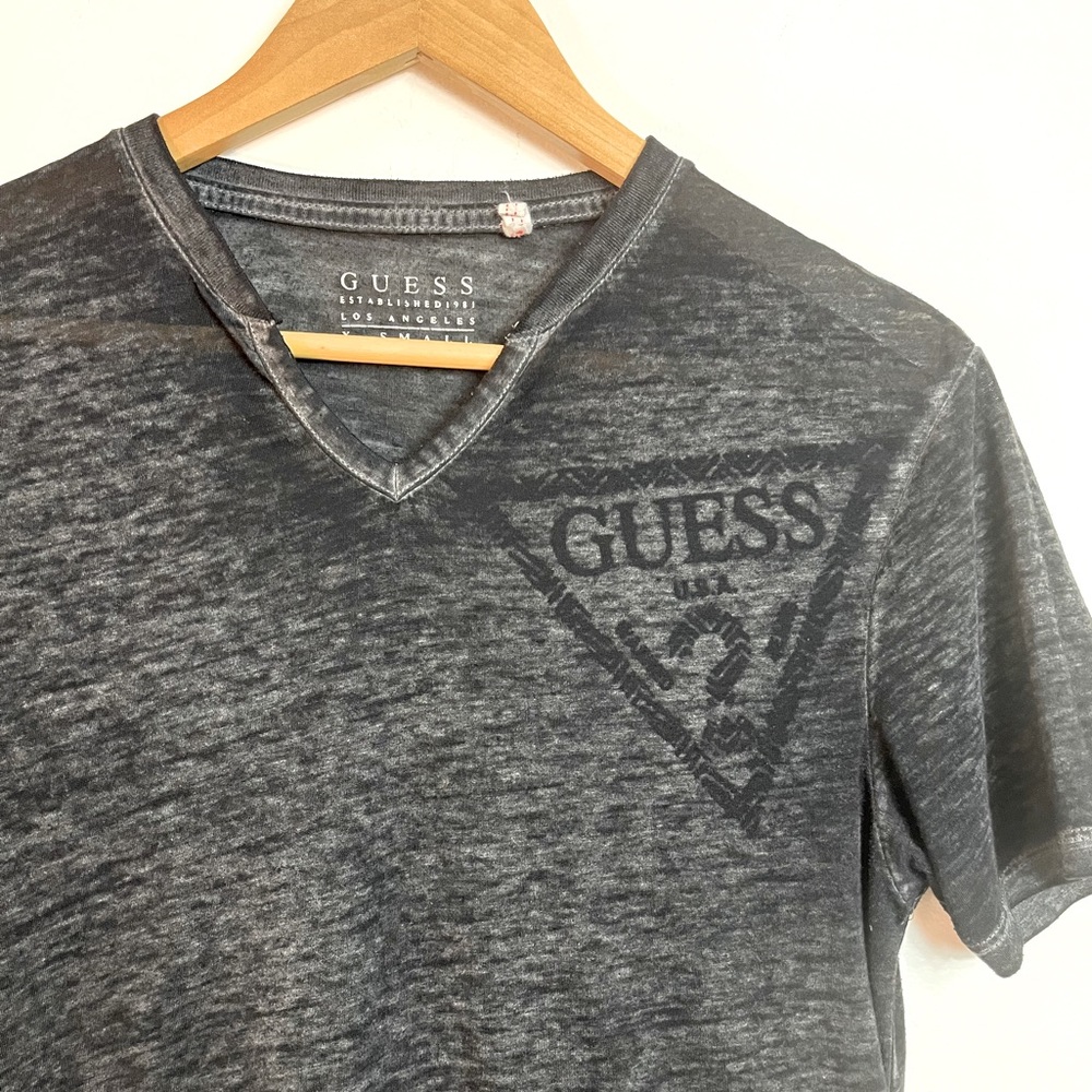 Guess V-Neck Short Sleeve T-Shirt Size XS